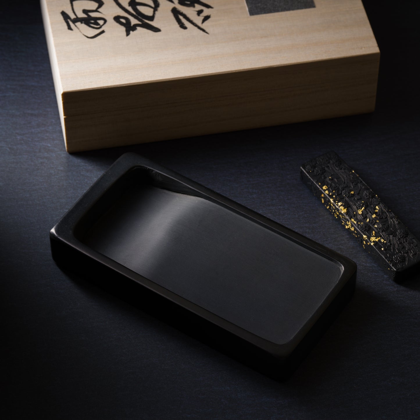 AMEHATA SUZURI：The Inkstone Made from "Amehata Maseki" Stone